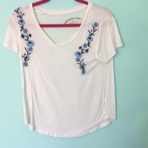 aeropostale white and blue flower shirt
